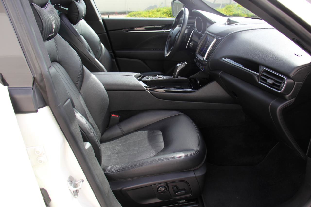 Used 2020 Maserati Levante S image 31