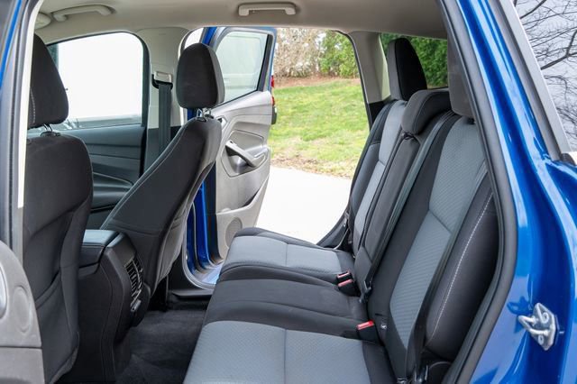 Used 2017 Ford Escape SE w/ Equipment Group 201A FWD image 38