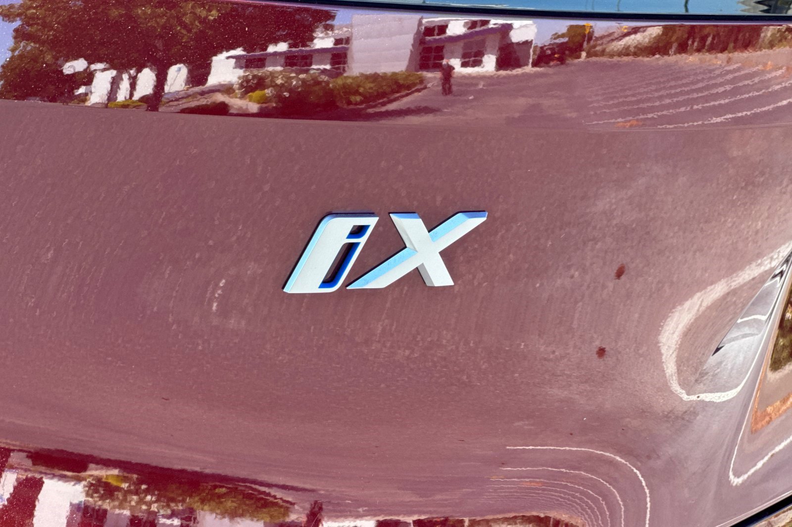 Certified 2025 BMW iX xDrive50 AWD/4WD image 40