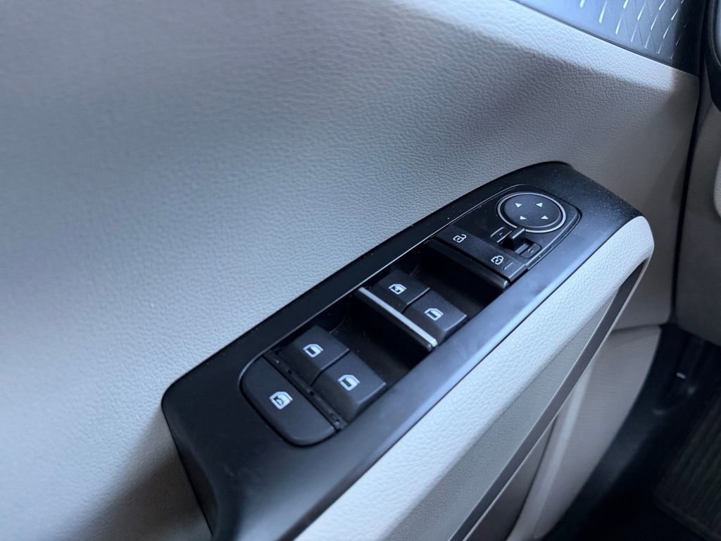 Used 2020 Kia Soul LX image 17