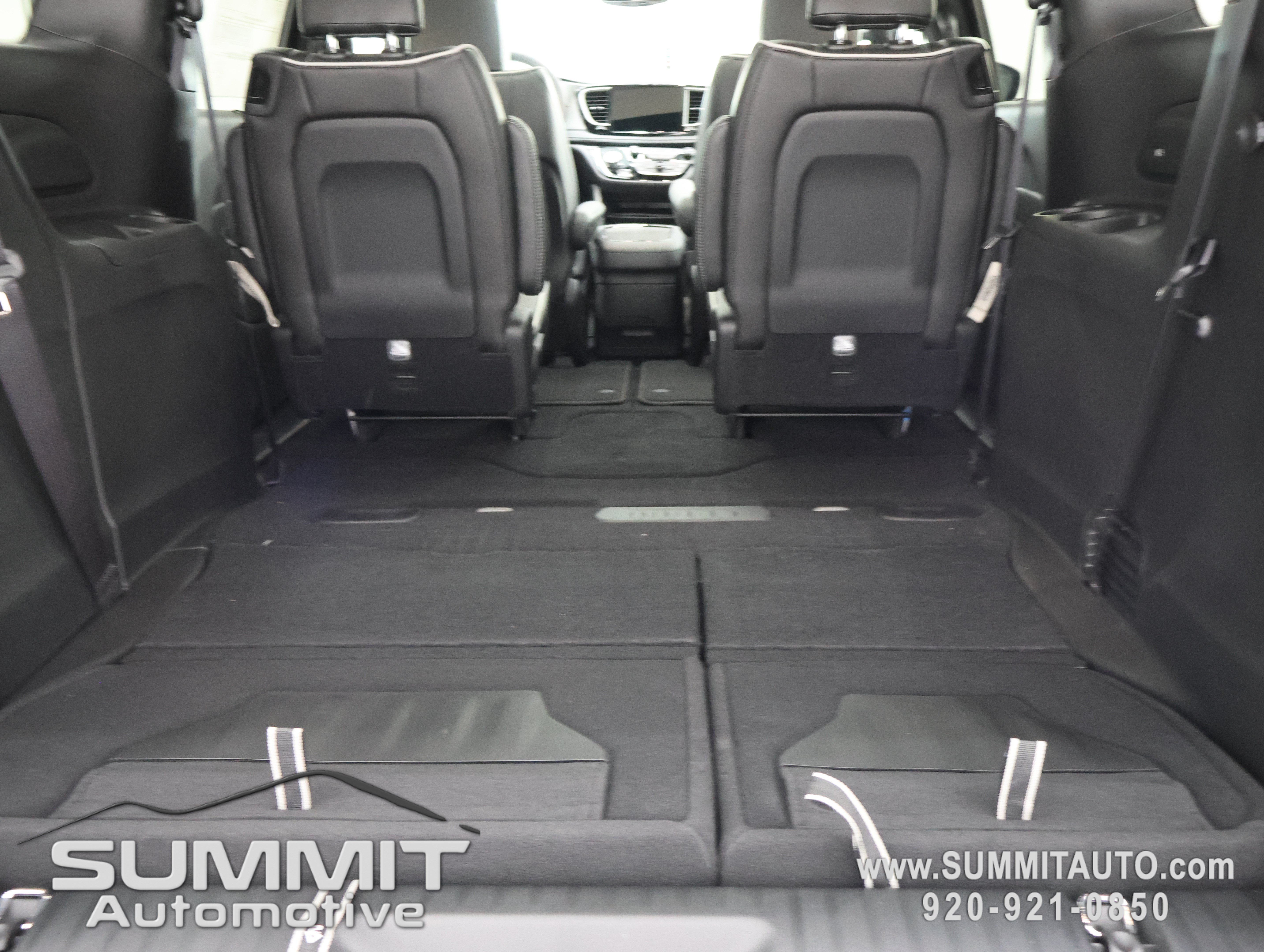 New 2027 Chrysler Pacifica Limited AWD/4WD image 34
