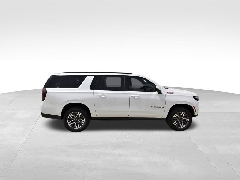 Used 2025 Chevrolet Suburban Z71 AWD/4WD image 5