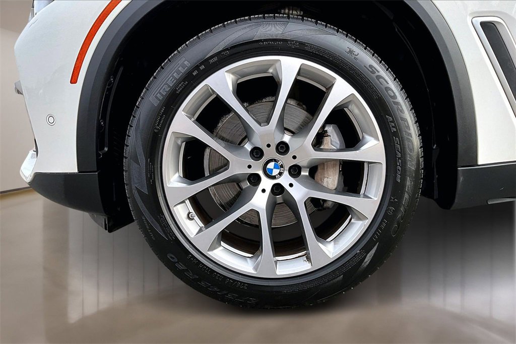 Used 2021 BMW X5 xDrive40i w/ Premium Package image 8