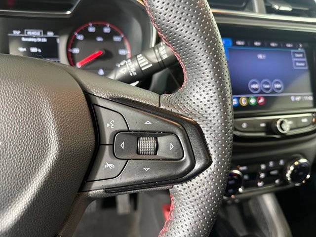 Used 2023 Chevrolet TrailBlazer RS w/ Sun and Liftgate Package image 16