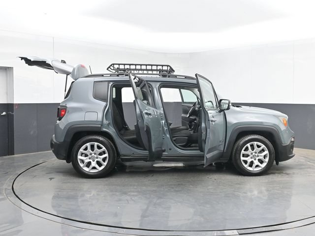 Used 2018 Jeep Renegade Altitude FWD image 50
