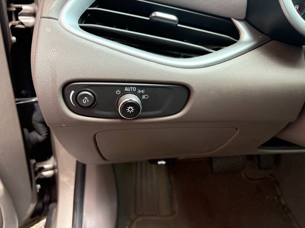 Used 2023 Chevrolet Malibu LT FWD image 34