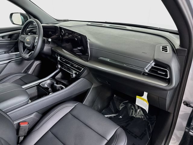New 2027 Chevrolet Traverse LT w/ Sun and Wheel Package FWD image 32