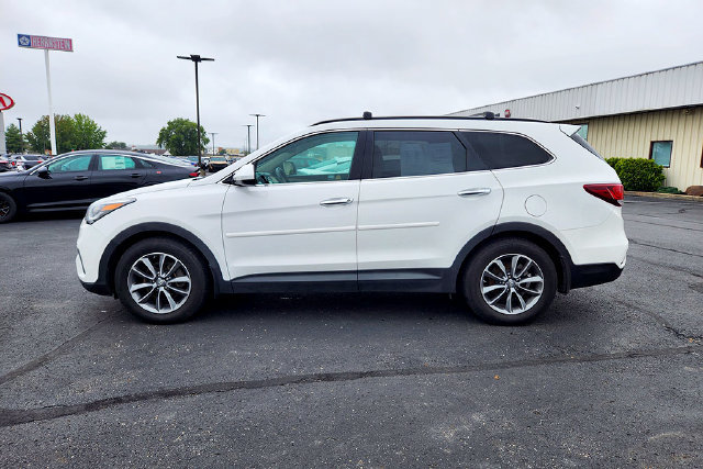 Used 2017 Hyundai Santa Fe SE AWD/4WD image 4