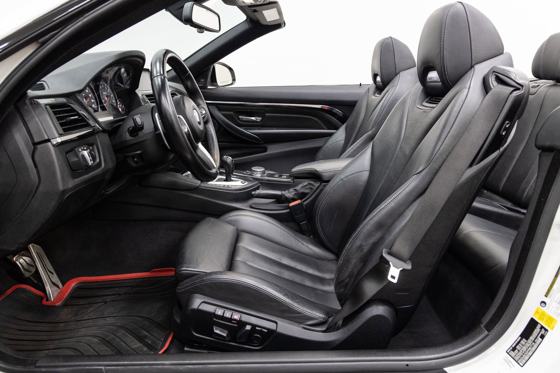 Used 2015 BMW M4 Convertible image 7