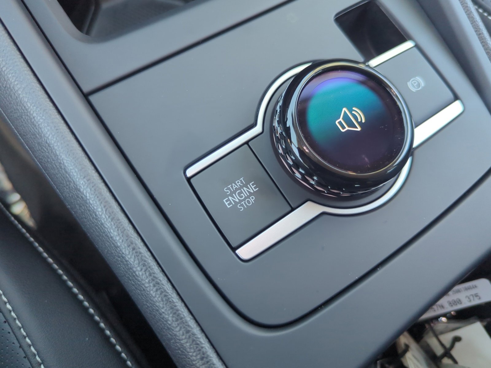 New 2025 Volkswagen Tiguan SE image 28