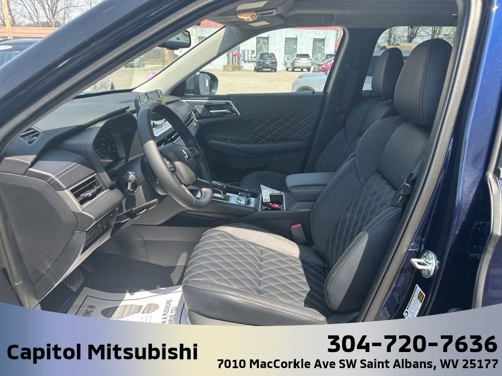 New 2025 Mitsubishi Outlander SEL image 14