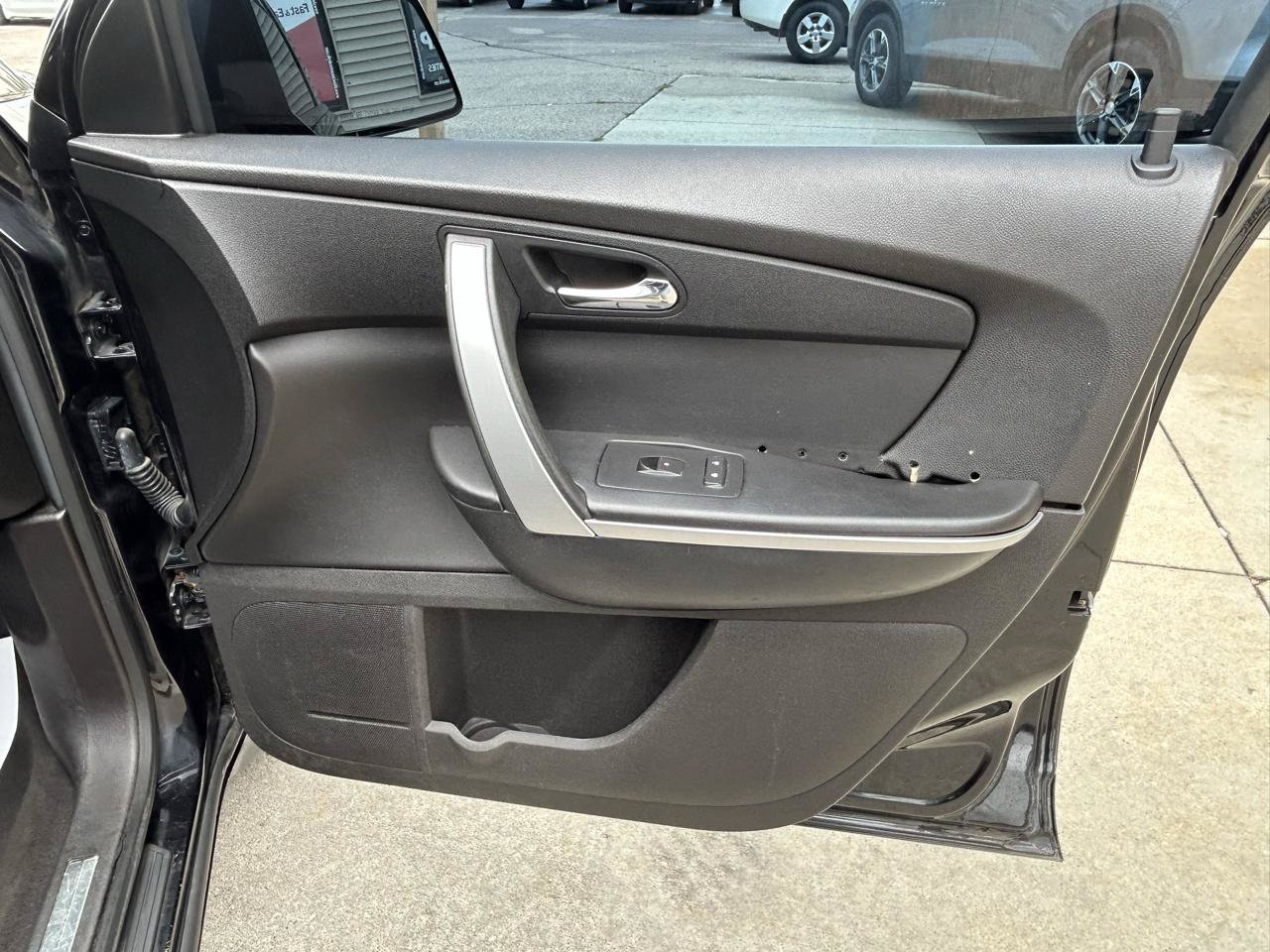 Used 2012 GMC Acadia SLE AWD/4WD image 16
