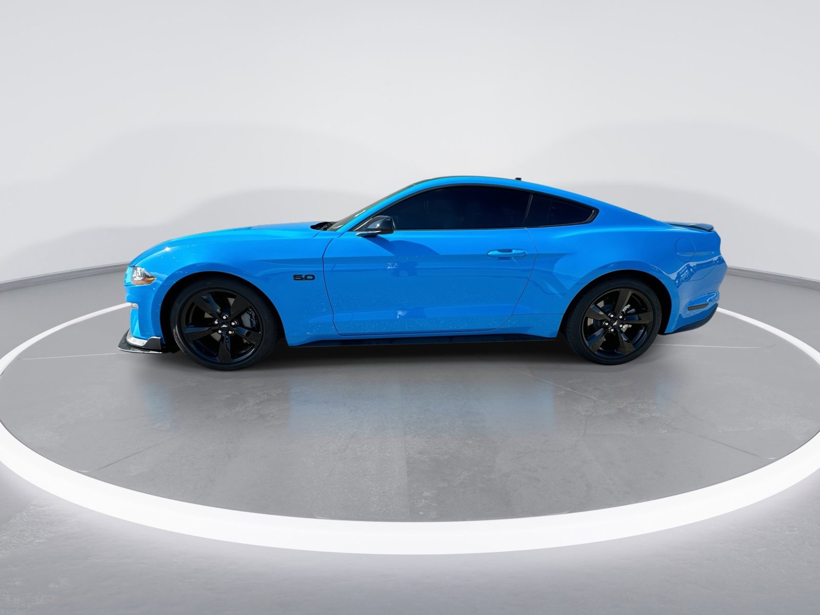 Used 2023 Ford Mustang GT Premium w/ Equipment Group 401A RWD image 5