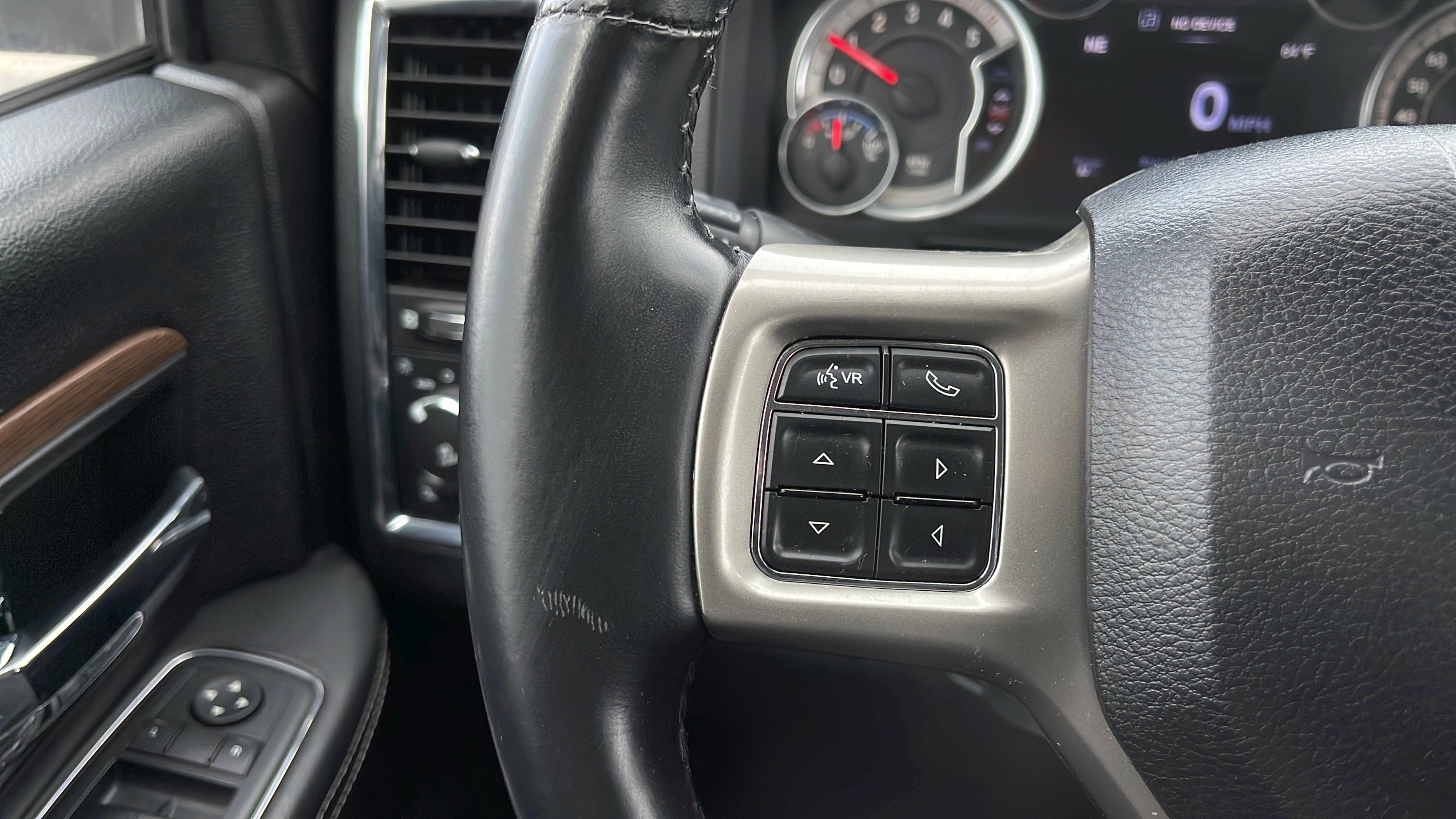 Used 2016 RAM 1500 Laramie w/ Convenience Group image 12