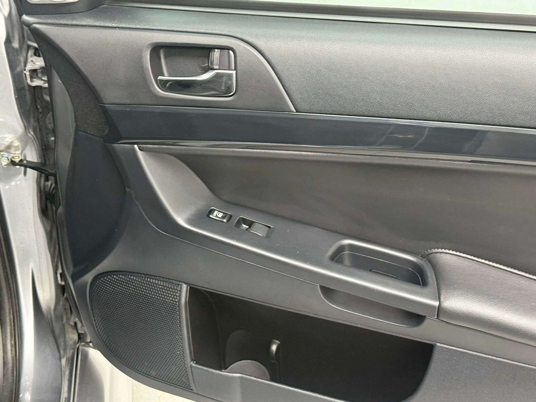 Used 2014 Mitsubishi Lancer Evolution GSR image 17