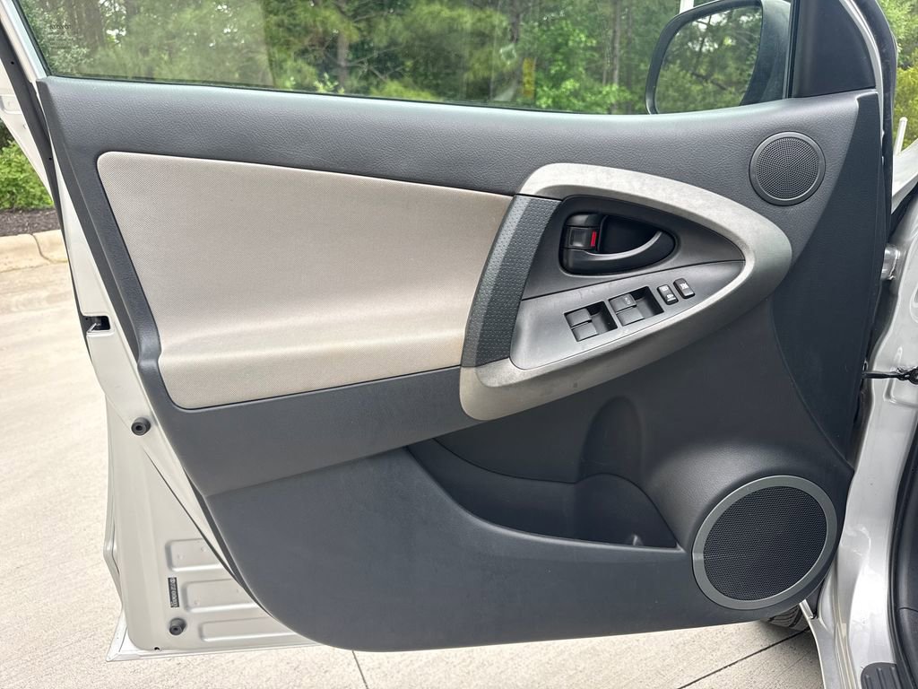 Used 2011 Toyota RAV4 2WD w/ Base L4 Extra Value Pkg image 13
