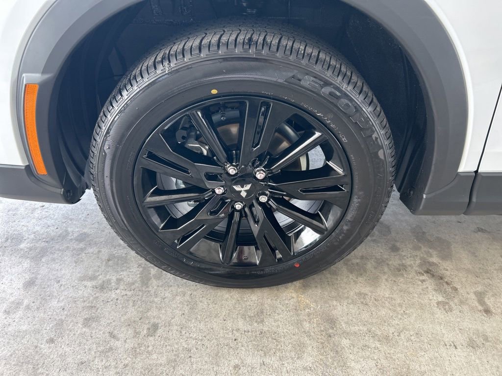 New 2026 Mitsubishi Eclipse Cross LE image 12