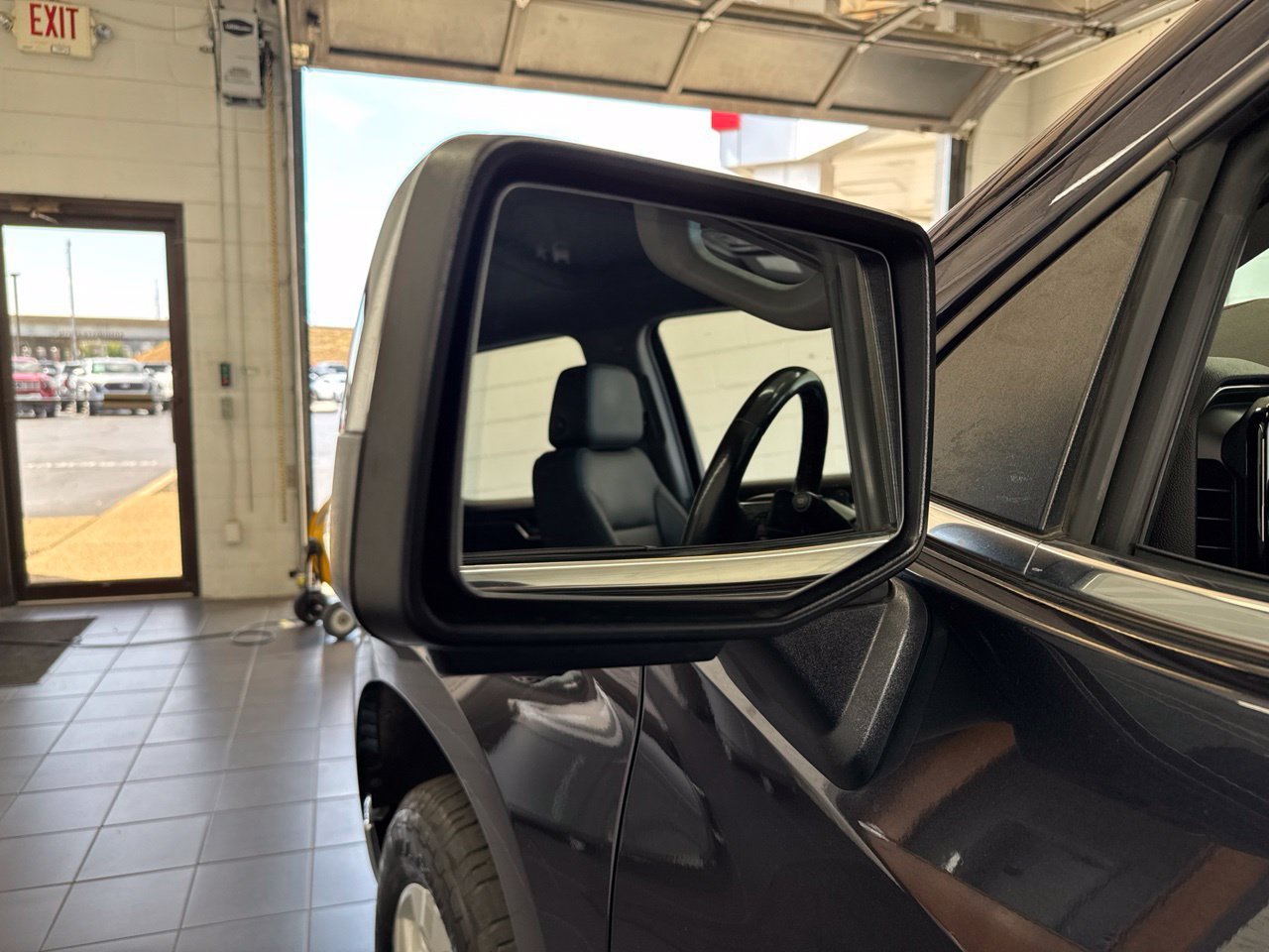 Used 2023 Chevrolet Silverado 1500 LTZ w/ LTZ Convenience Package II AWD/4WD image 13