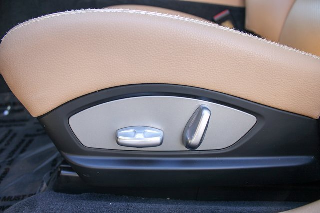 Used 2015 Porsche Panamera 4 image 14
