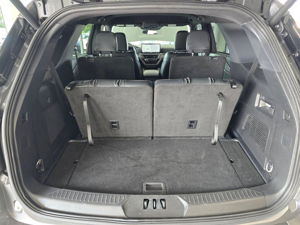 Used 2025 Ford Explorer ST-Line AWD/4WD image 13