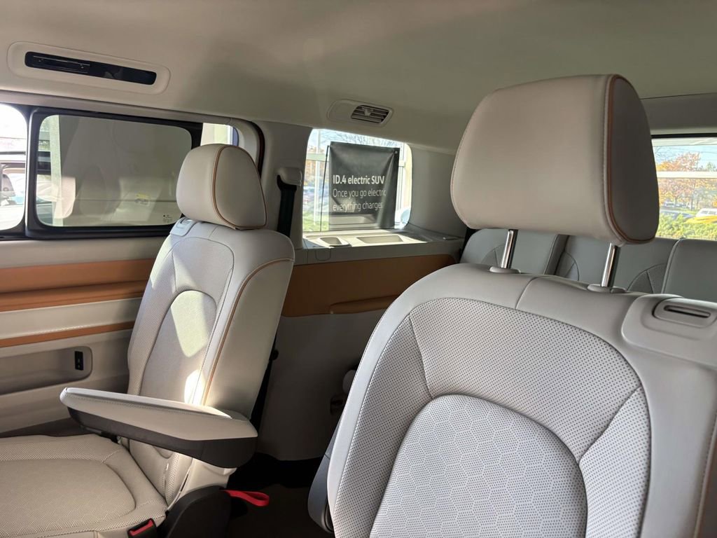 New 2025 Volkswagen ID. Buzz Pro S Plus image 23