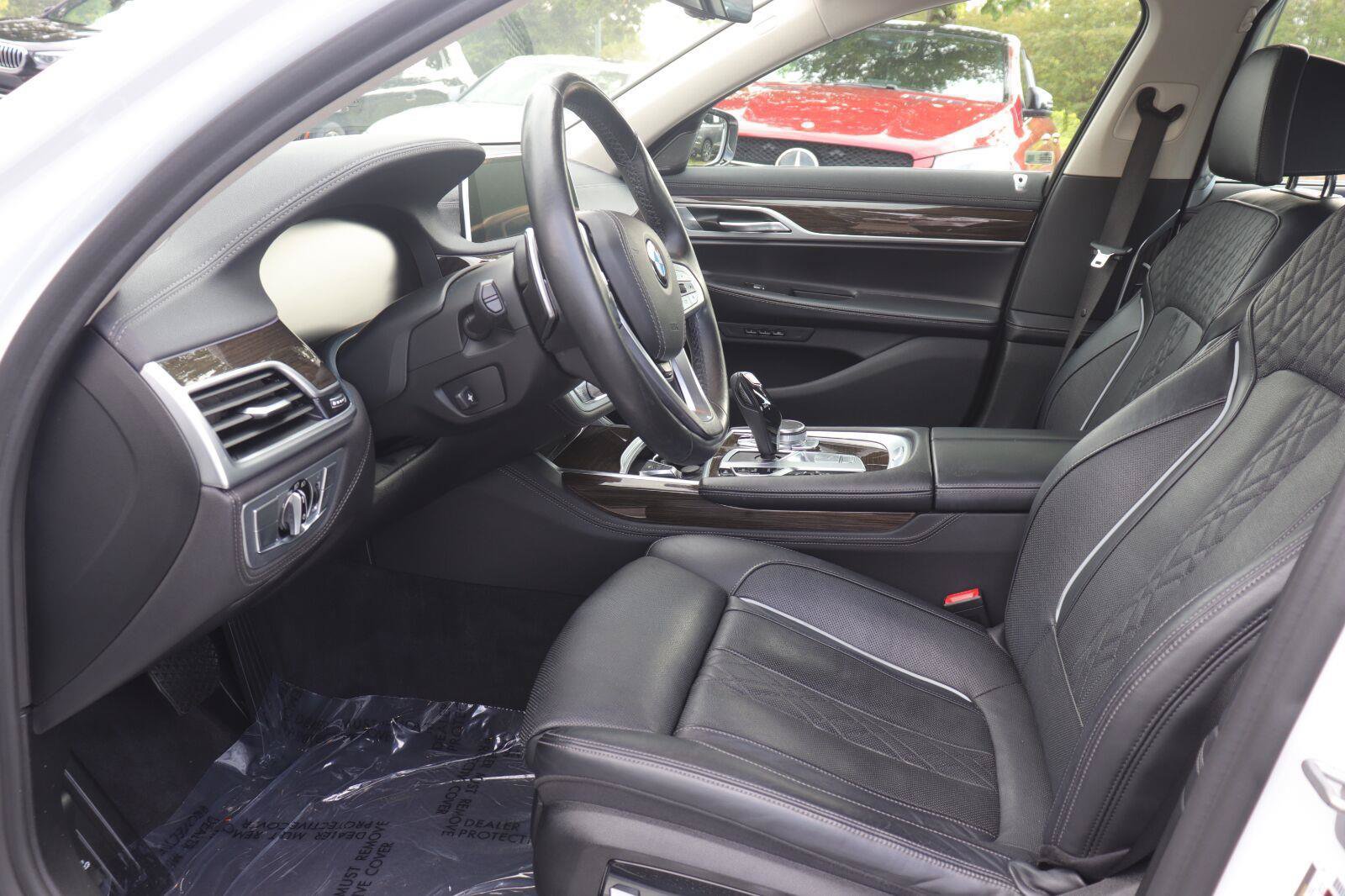 Used 2020 BMW 740i RWD image 11