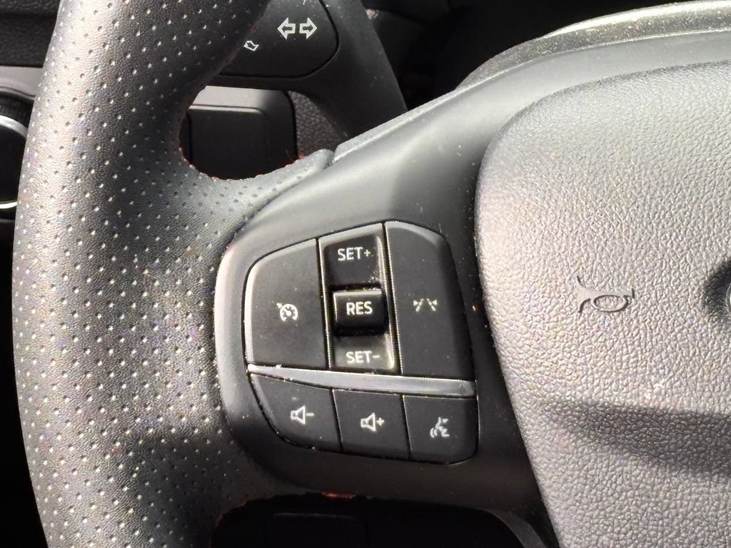 Used 2025 Ford Escape ST-Line FWD image 12