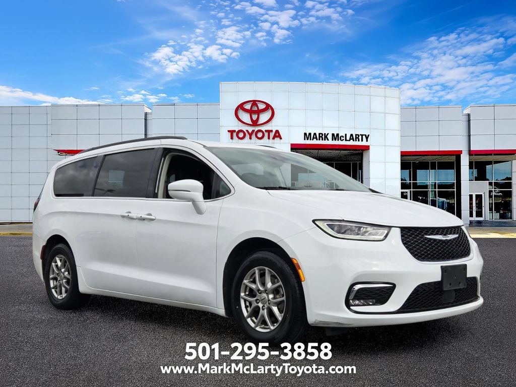 Used 2021 Chrysler Pacifica Touring FWD image 7
