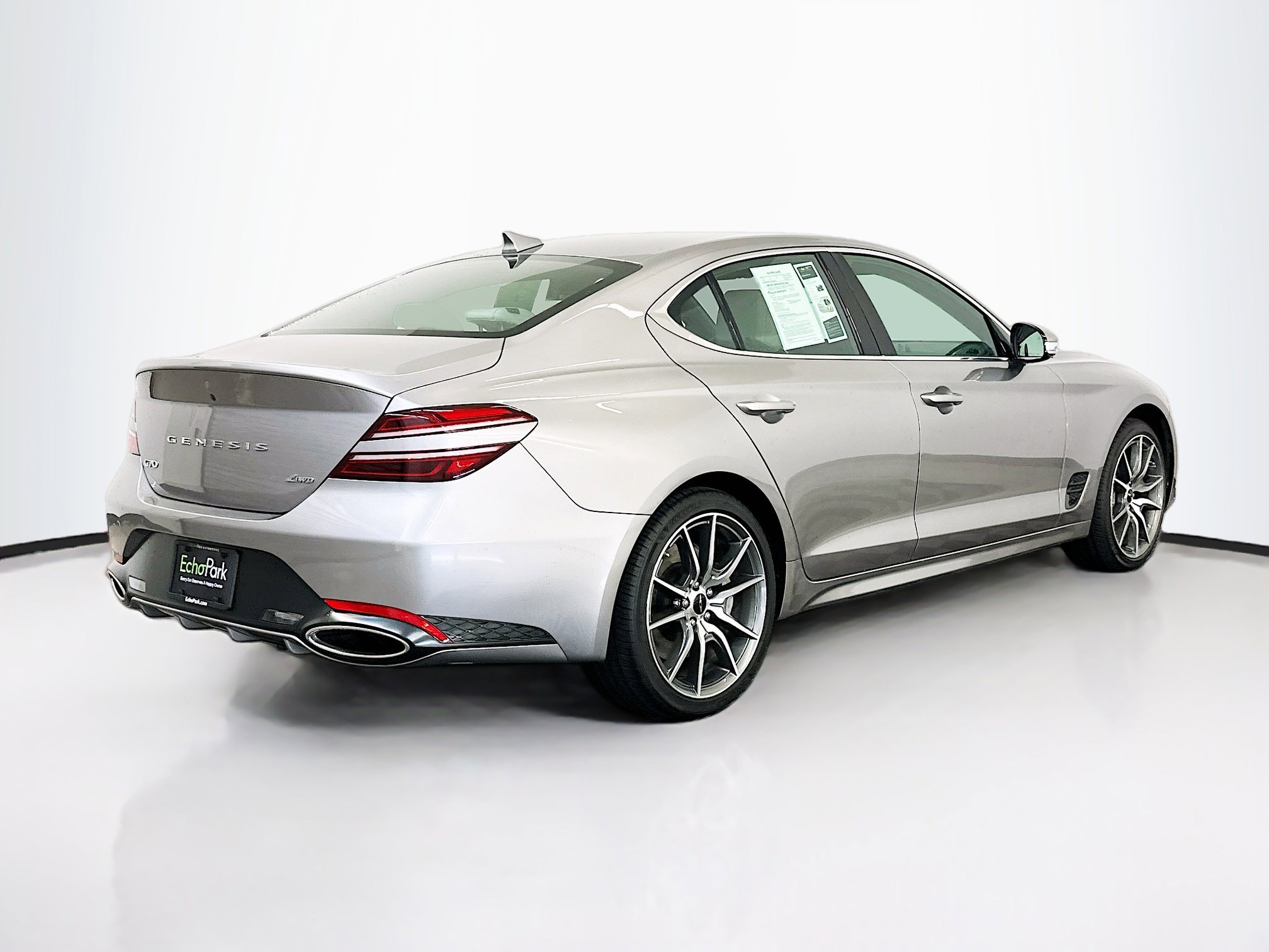 Used 2025 Genesis G70 2.5T image 9