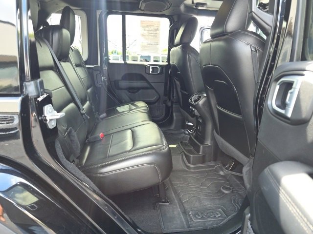 Used 2020 Jeep Wrangler Unlimited Sahara image 41