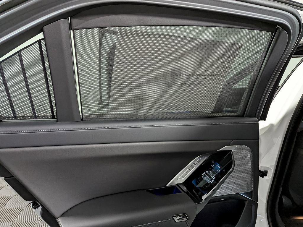 Used 2025 BMW i7 eDrive50 w/ M Sport Package image 35