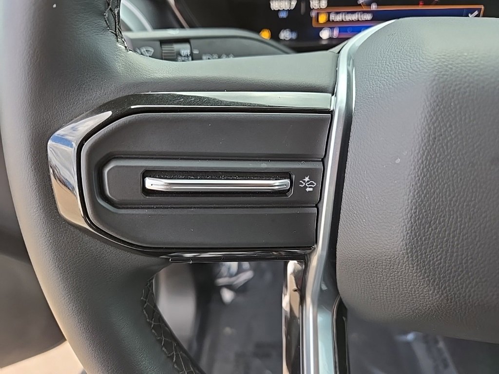 Used 2024 Chevrolet Colorado LT image 24