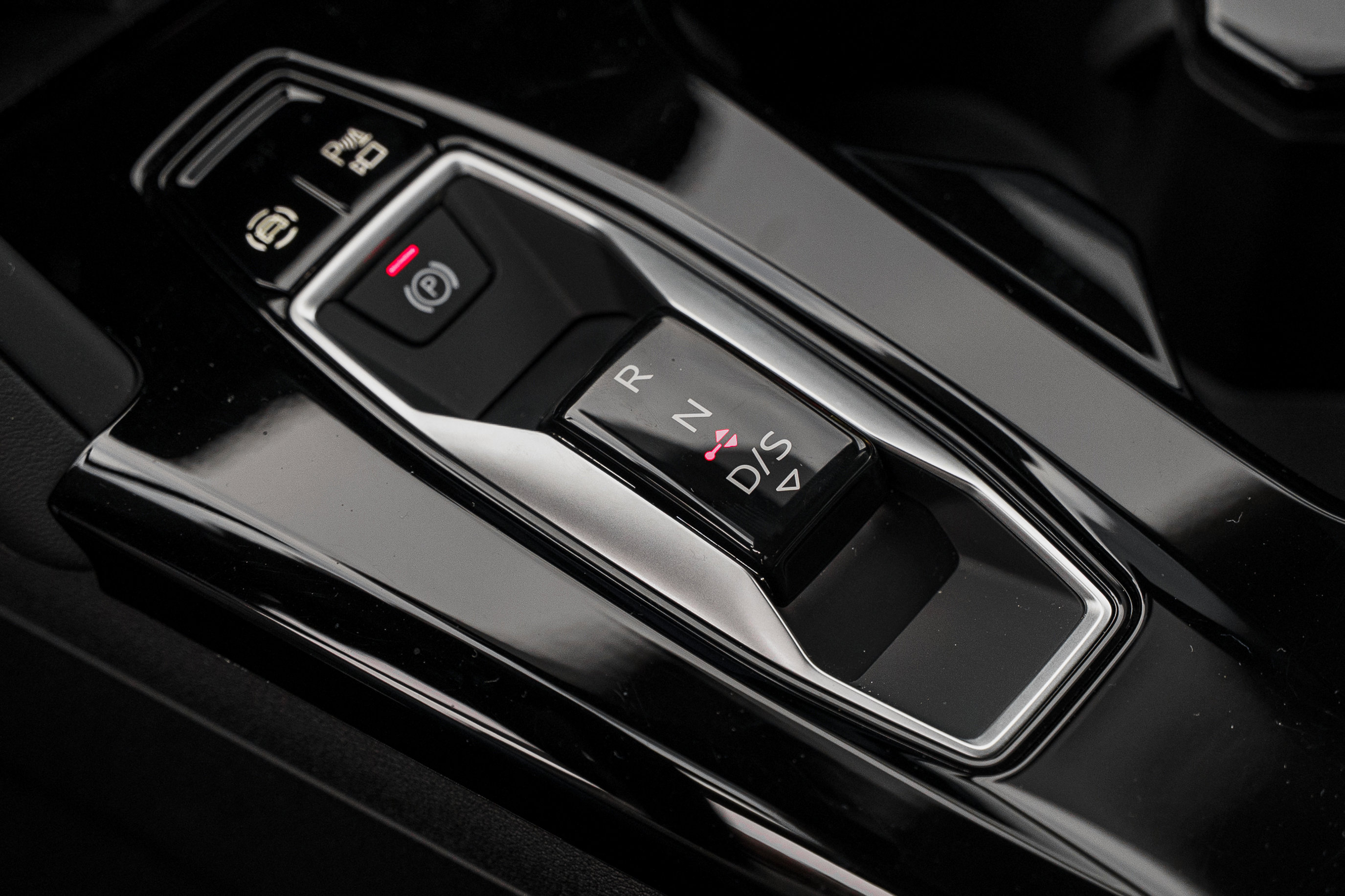 Certified 2025 Audi Q5 Premium w/ Convenience Package image 11