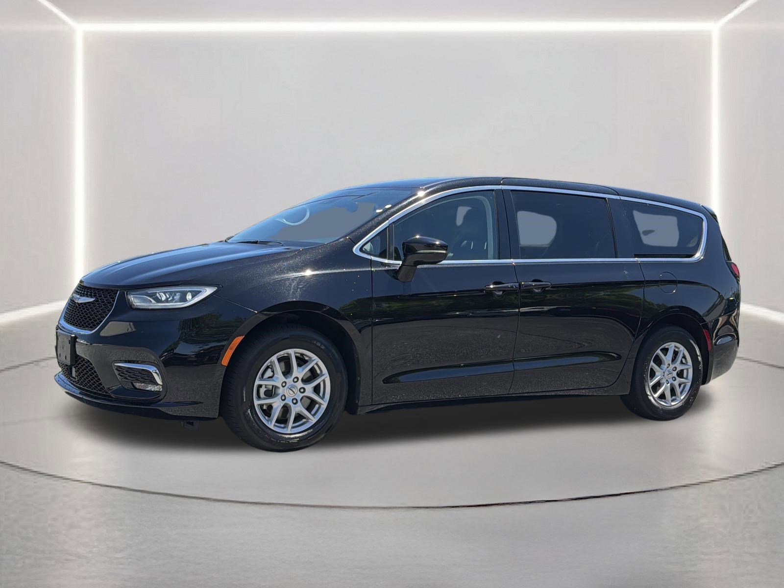 Used 2024 Chrysler Pacifica Touring-L FWD image 21