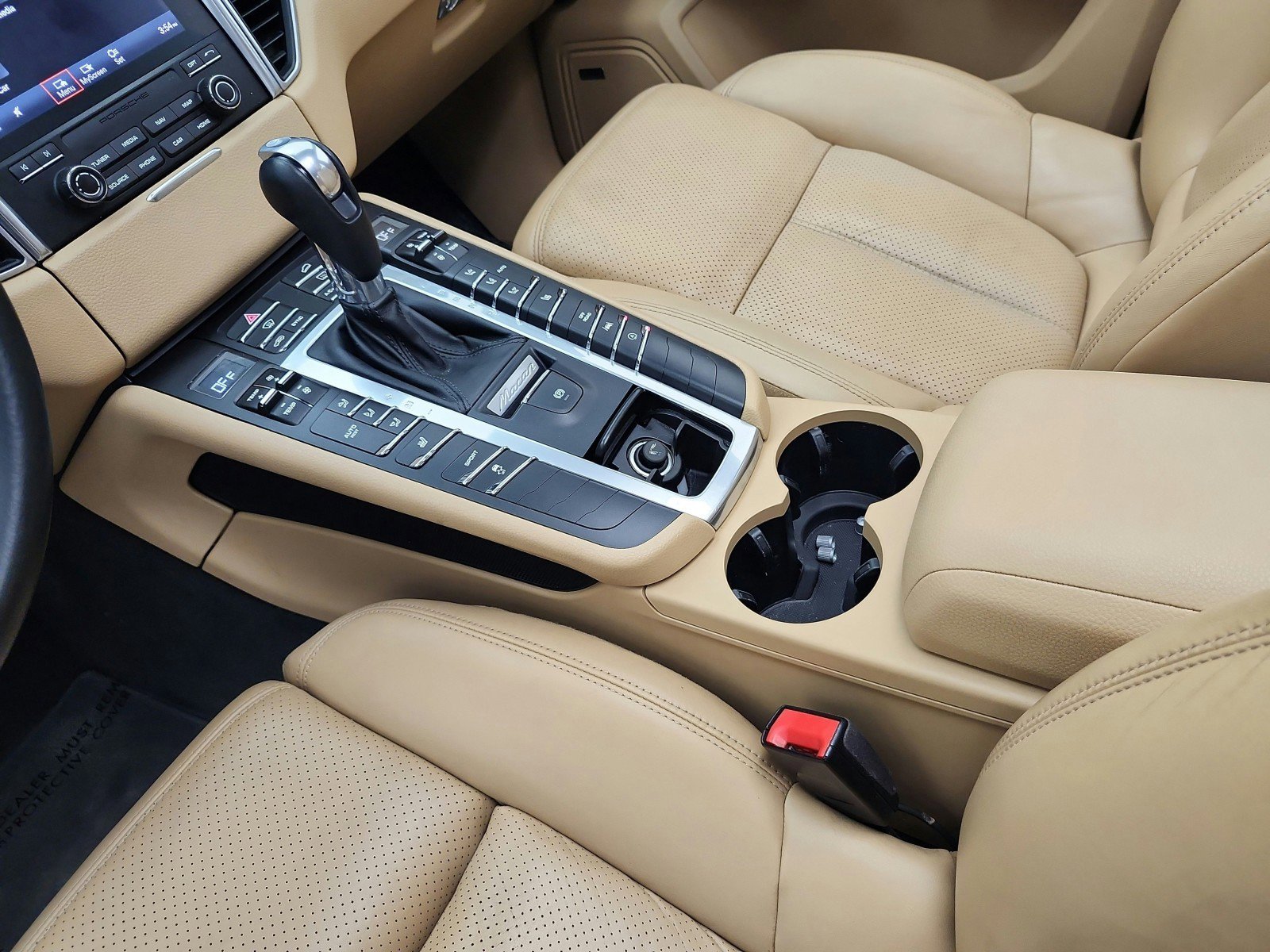 Used 2018 Porsche Macan AWD/4WD image 14