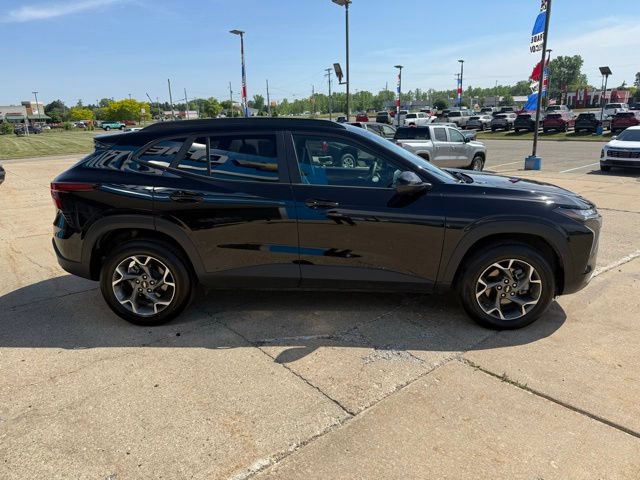 Used 2025 Chevrolet Trax LT w/ Driver Confidence Package FWD image 6