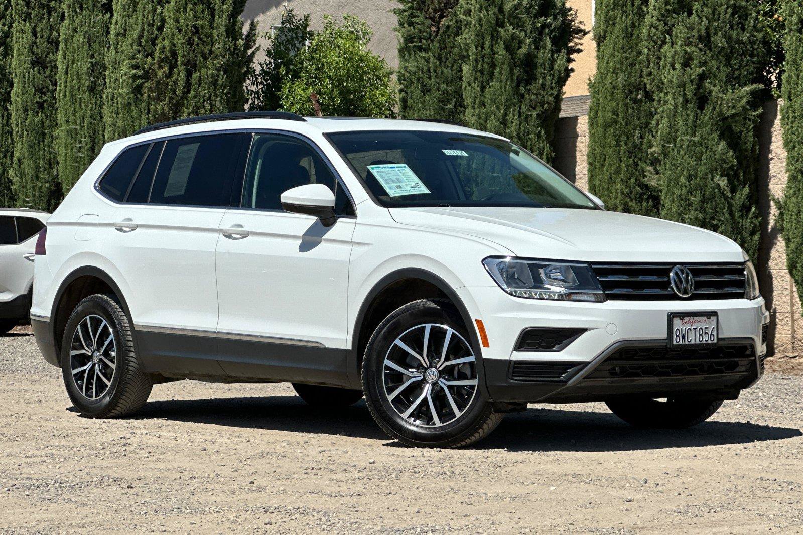 Used 2021 Volkswagen Tiguan SE w/ Panoramic Sunroof Package AWD/4WD image 2