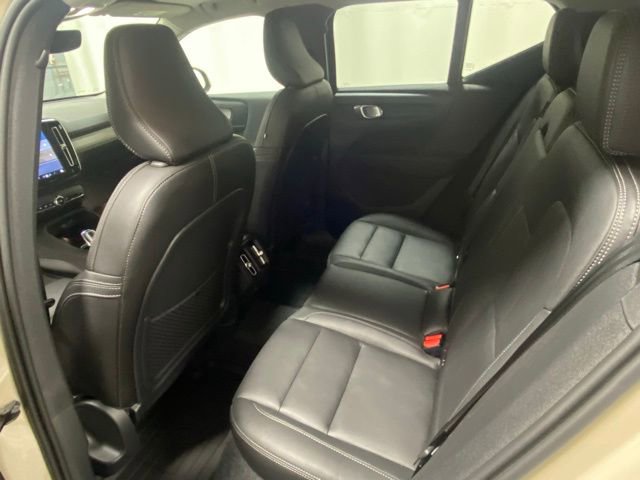 Certified 2025 Volvo XC40 B5 Ultra w/ Protection Package Premier image 12