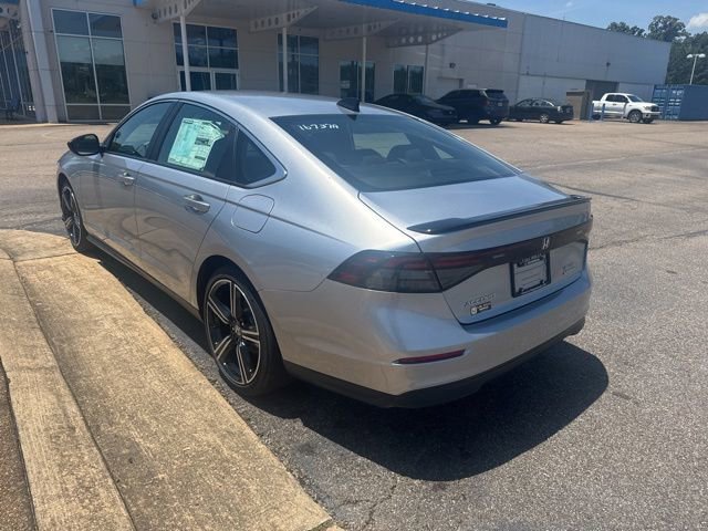 Used 2025 Honda Accord Sport image 4
