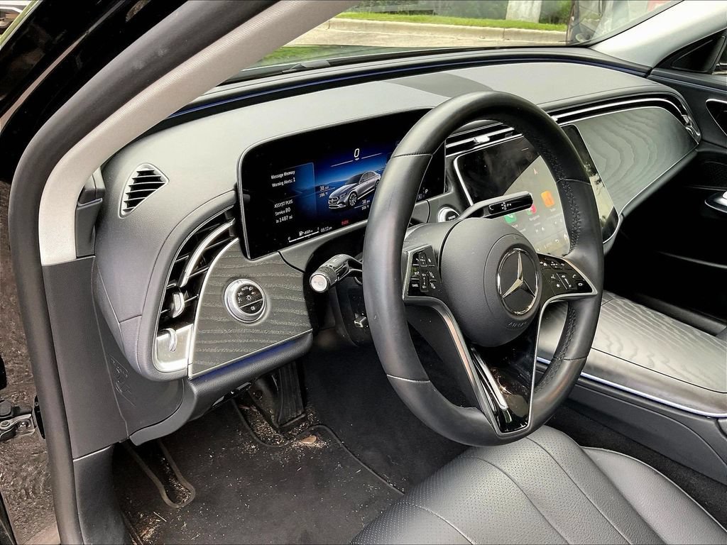 Used 2024 Mercedes-Benz E 350 4MATIC Sedan image 5