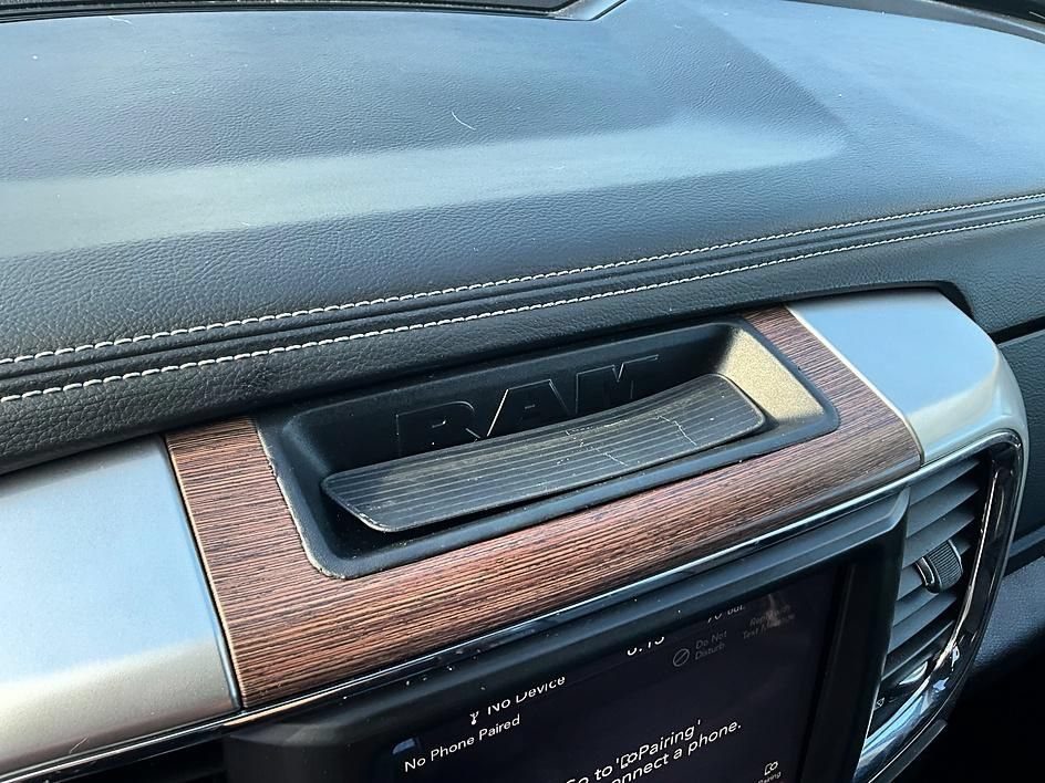 Used 2018 RAM 1500 Laramie w/ Convenience Group AWD/4WD image 21