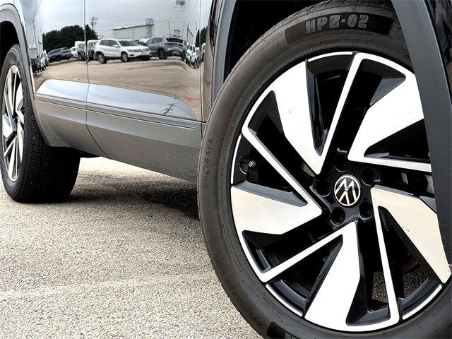 Certified 2024 Volkswagen Atlas SE image 2