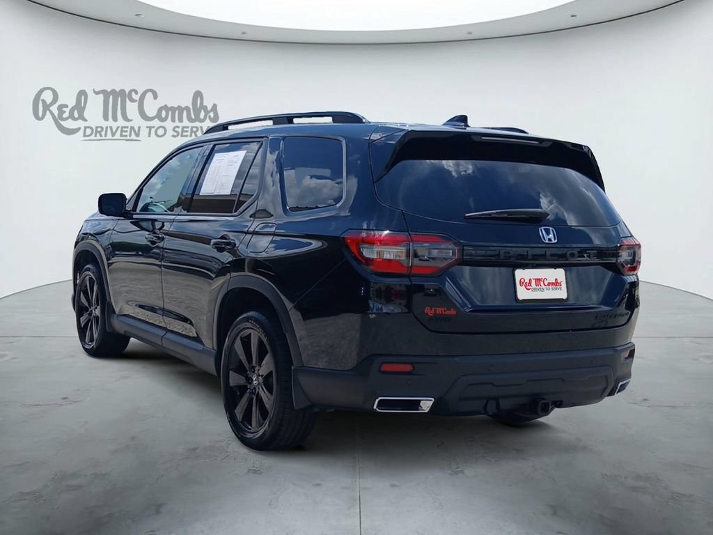 Used 2025 Honda Pilot Black Edition image 3