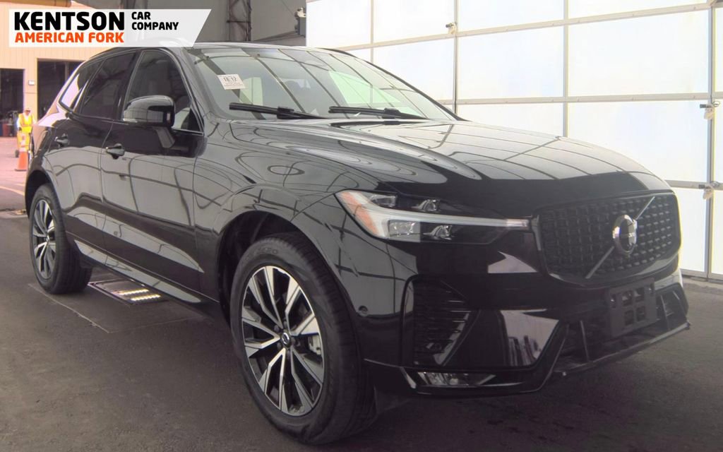 Used 2025 Volvo XC60 B5 Plus AWD/4WD image 3