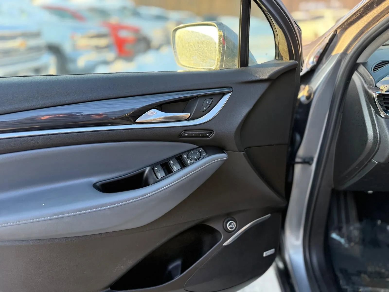 Used 2018 Buick Enclave Premium w/ Experience Buick Package image 28