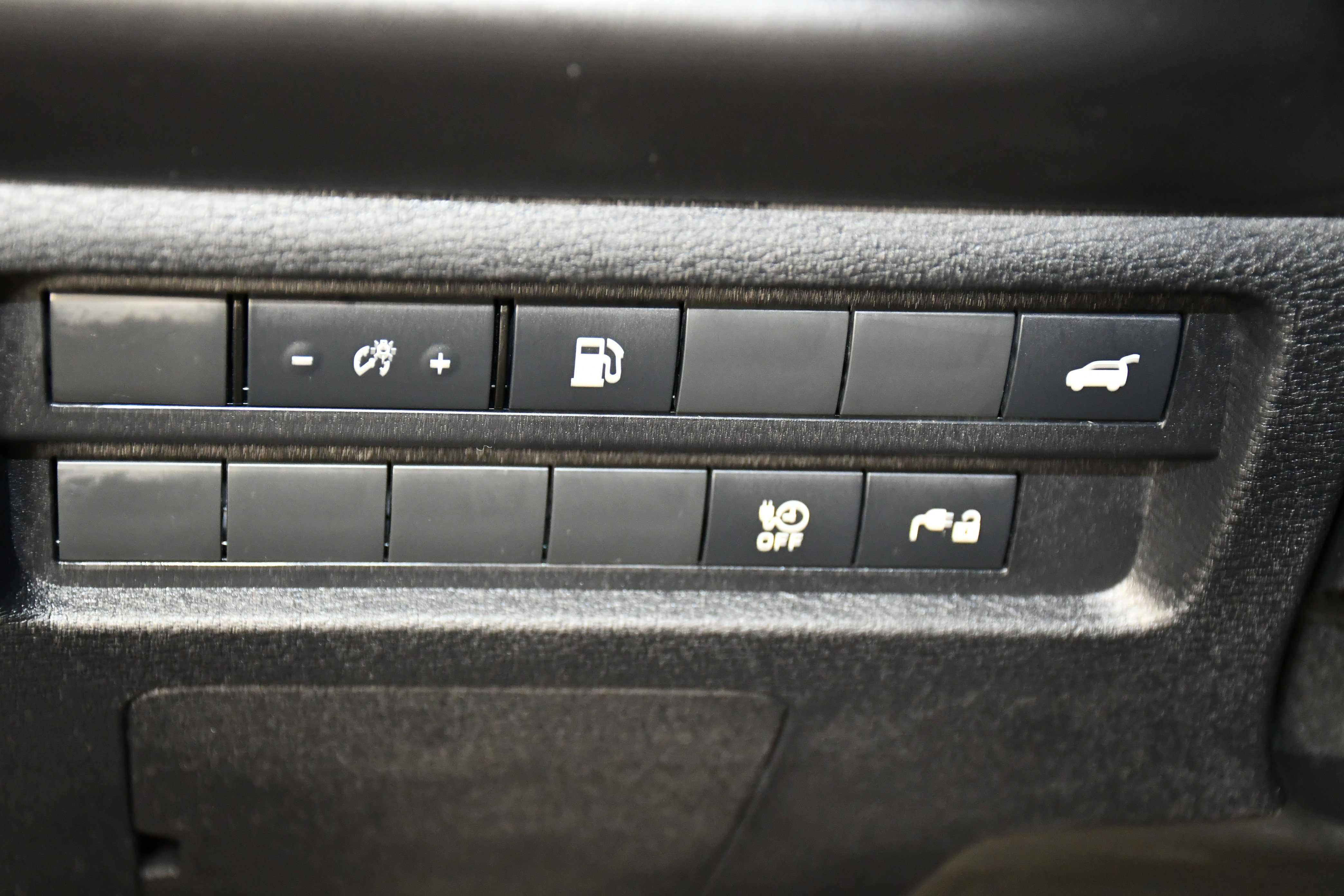 Used 2025 Mitsubishi Outlander SE image 29