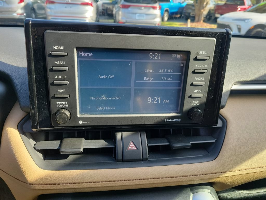 Used 2020 Toyota RAV4 LE FWD image 30