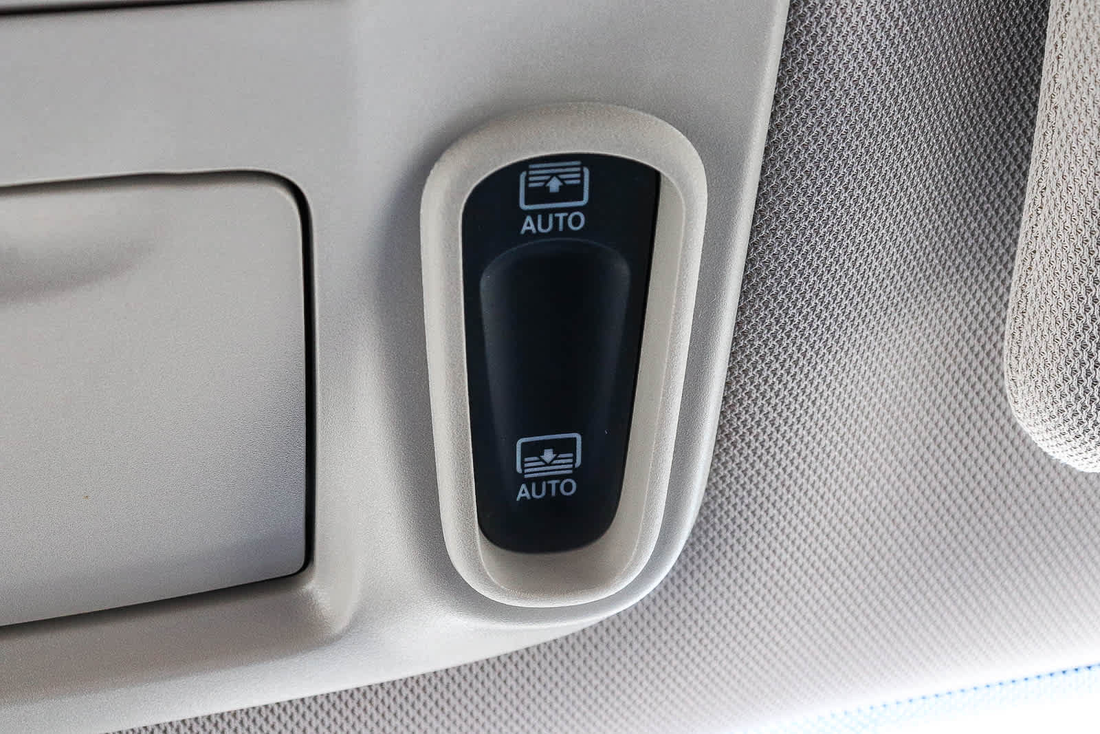 Used 2019 Chrysler Pacifica Limited FWD image 35