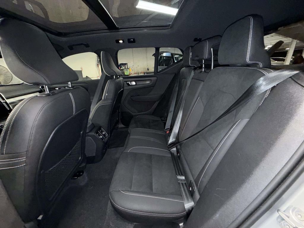 Used 2024 Volvo XC40 Recharge Plus w/ Protection Package Premier image 19