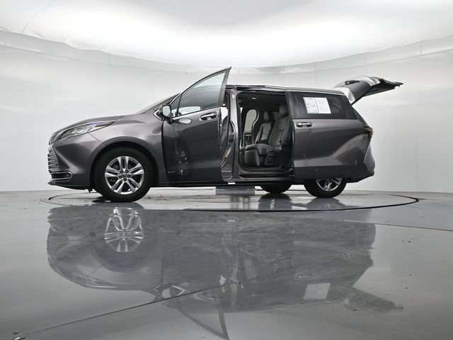Used 2021 Toyota Sienna Limited FWD image 58